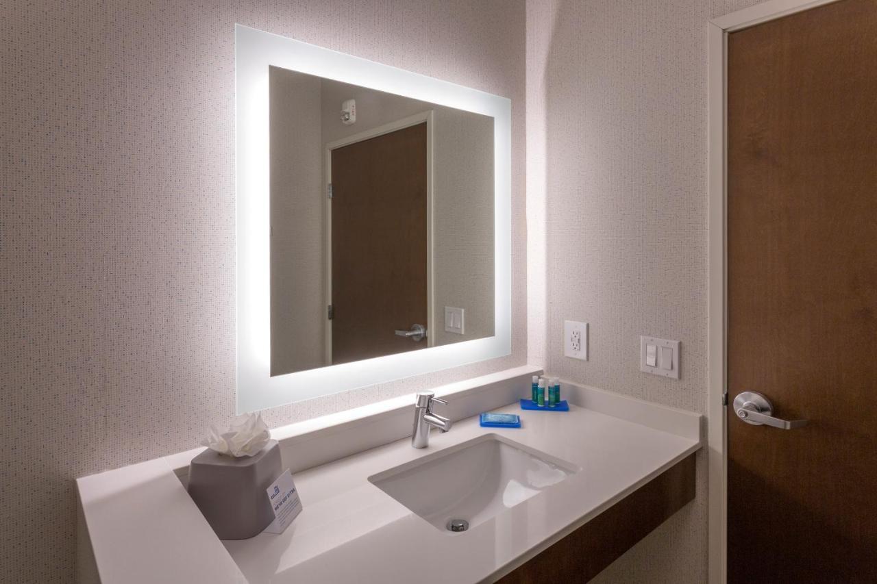Holiday Inn Express & Suites - Seattle South - Tukwila By Ihg Esterno foto